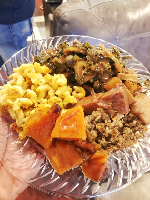 GUESS WHO’S COMING TO HOLIDAY DINNER? 8 Tips To Please Your Vegan Guests